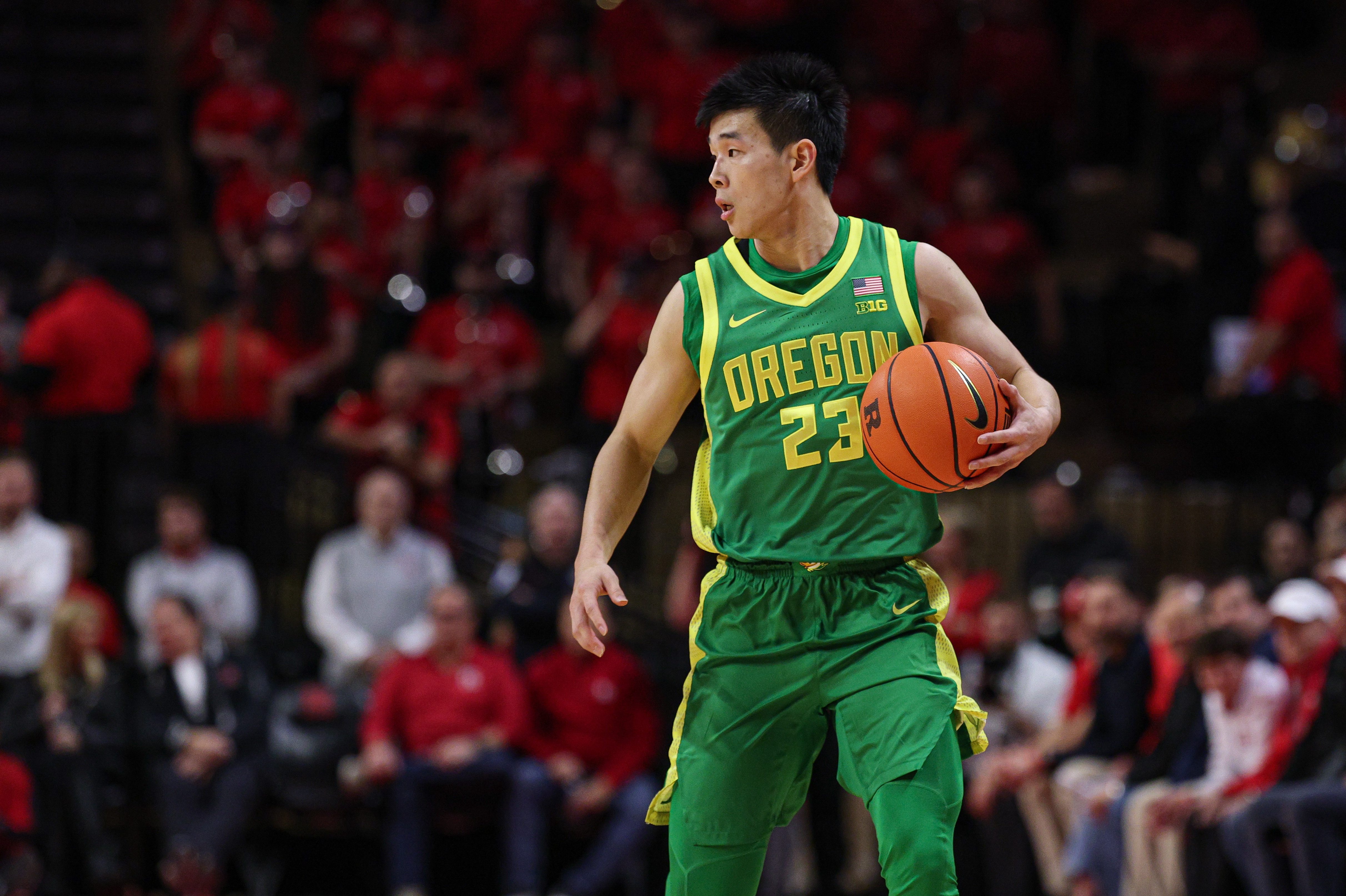 半岛体育注册网址-不理想！林葳半场13分钟2中0没得分 拿到1助攻1抢断