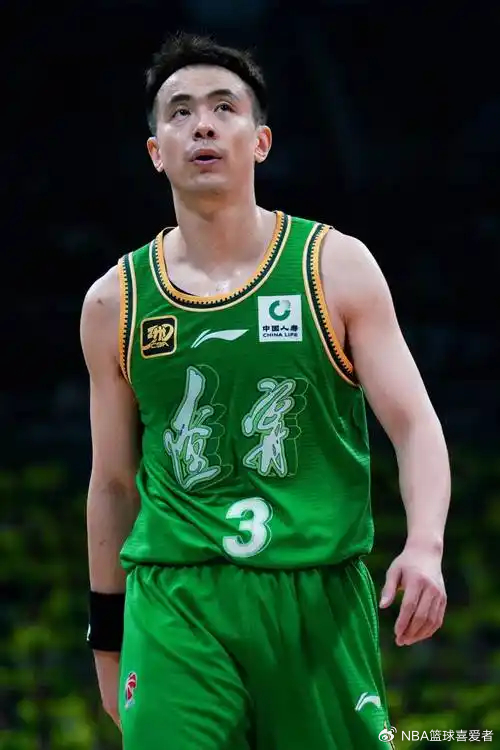 半岛体育官网-赛后深夜外出，家中有变？赵继伟行色匆匆，原因曝光，杨鸣批准|辽宁男篮|新疆男篮|球迷|比赛|球队_新浪体育_新浪新闻